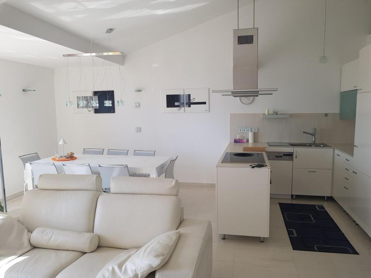 Apartments Fontana Zambratija Экстерьер фото