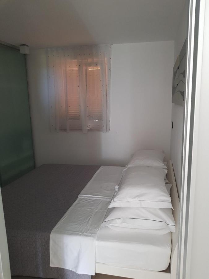 Apartments Fontana Zambratija Экстерьер фото